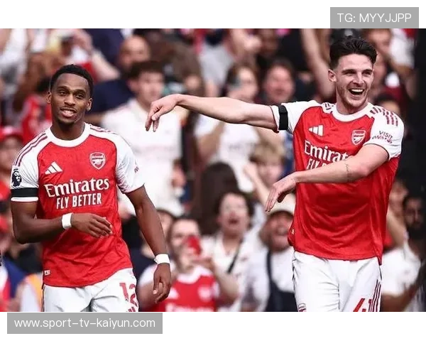 阿森纳客场4-0大胜利兹联,枪手积分榜领先优势巩固