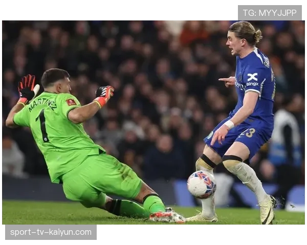 切尔西半场0-2布莱顿，波切蒂诺紧急变阵三中卫应对对手边翼卫冲击